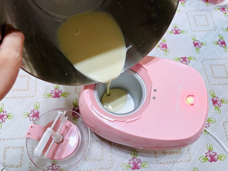 【美國Frigidaire富及第】-5度C冰淇淋機消暑冰淇淋自己DIY動手做自製冰淇淋免預冷即刻製作寵物也能吃的冰淇淋輕巧好攜帶露營神器