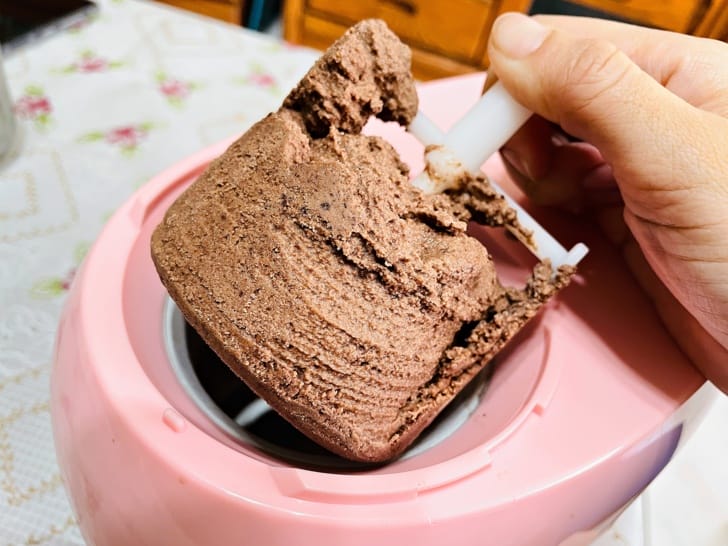 【美國Frigidaire富及第】-5度C冰淇淋機消暑冰淇淋自己DIY動手做自製冰淇淋免預冷即刻製作寵物也能吃的冰淇淋輕巧好攜帶露營神器