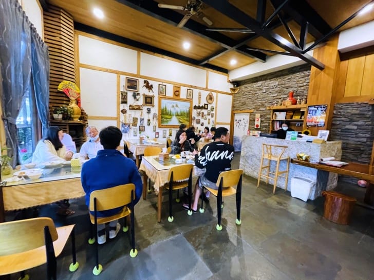 【事外桃源渡假山莊】南投清境熱門包棟民宿綠色雅築山景雙人房清境寵物毛小孩友善住宿到青青草原看綿羊秀不用十分鐘!