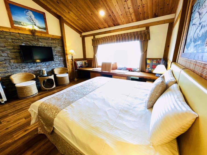 【事外桃源渡假山莊】南投清境熱門包棟民宿綠色雅築山景雙人房清境寵物毛小孩友善住宿到青青草原看綿羊秀不用十分鐘!