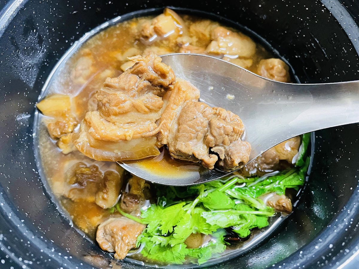 【Fujitek富士電通】微電腦達人料理鍋 FTP-EP705首創先爆香後炊煮-多功能不沾蒸鍋小家庭都在用的迷你電鍋!