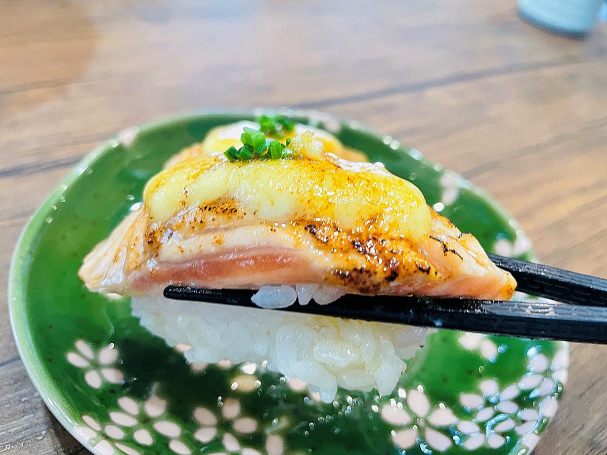 【封鮨食堂】超豪華生魚片海鮮丼重磅登場!新北板橋一定要吃的日本料理,超厚『生魚片』不怕你吃!