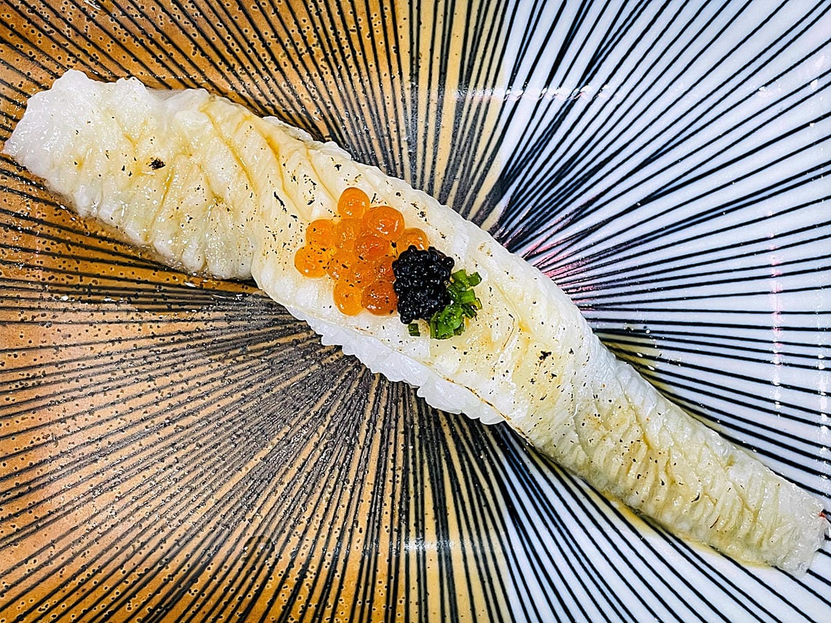 【封鮨食堂】超豪華生魚片海鮮丼重磅登場!新北板橋一定要吃的日本料理,超厚『生魚片』不怕你吃!