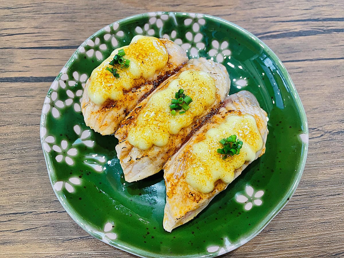 【封鮨食堂】超豪華生魚片海鮮丼重磅登場!新北板橋一定要吃的日本料理,超厚『生魚片』不怕你吃!