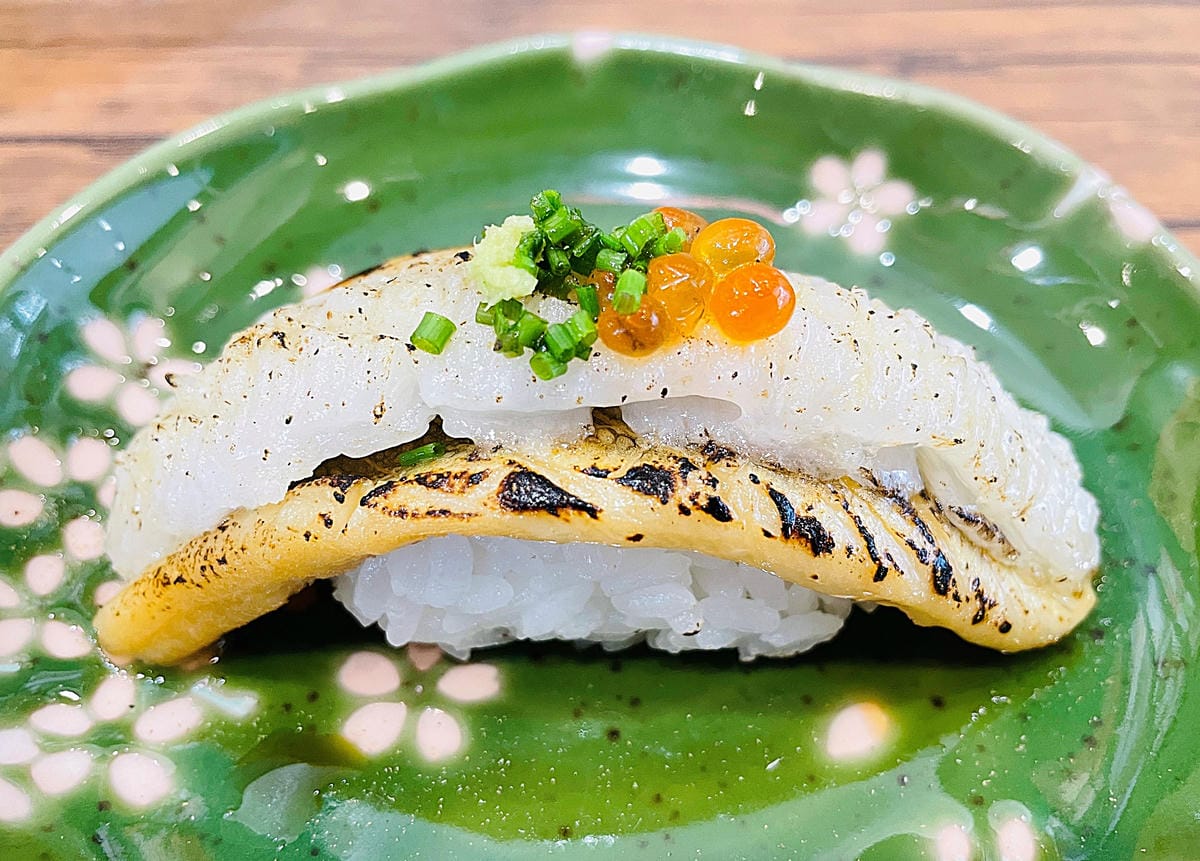 【封鮨食堂】超豪華生魚片海鮮丼重磅登場!新北板橋一定要吃的日本料理,超厚『生魚片』不怕你吃!