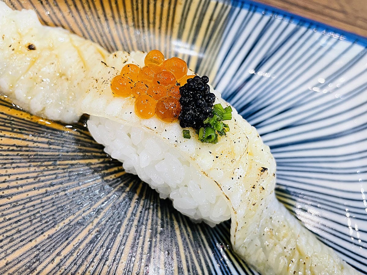 【封鮨食堂】超豪華生魚片海鮮丼重磅登場!新北板橋一定要吃的日本料理,超厚『生魚片』不怕你吃!