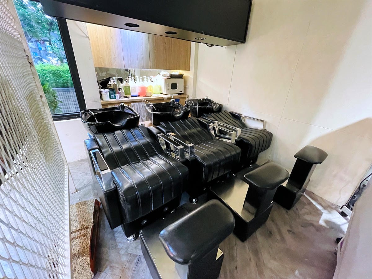 【InK Hair 內湖概念店】台北內湖髮廊「染髮護髮」推薦!免費『店貓按摩』實在太超值了!