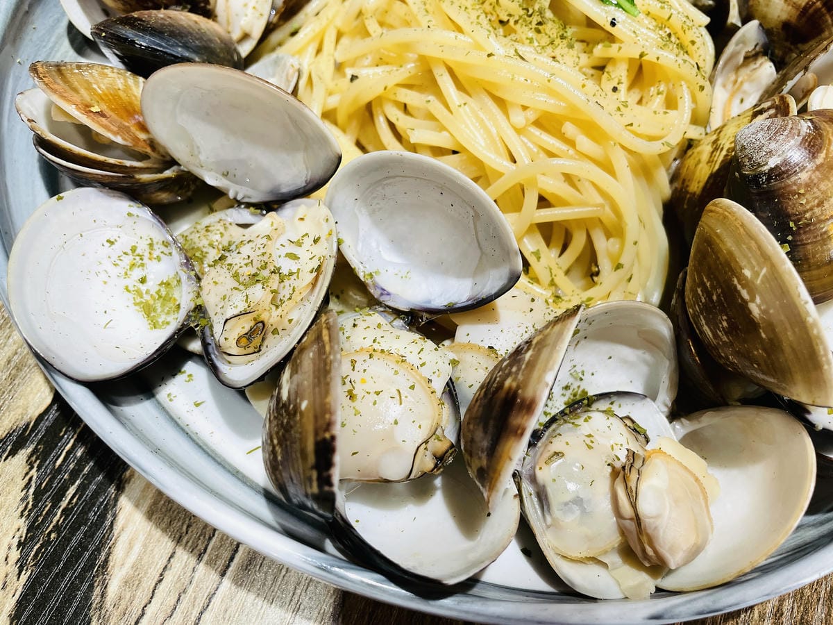 【不二煮藝】台北大安區必吃美食,少油少鹽輕食健康新食尚!『新推出』浮誇痛風系義大利麵,滿滿蛤蠣好誘人!