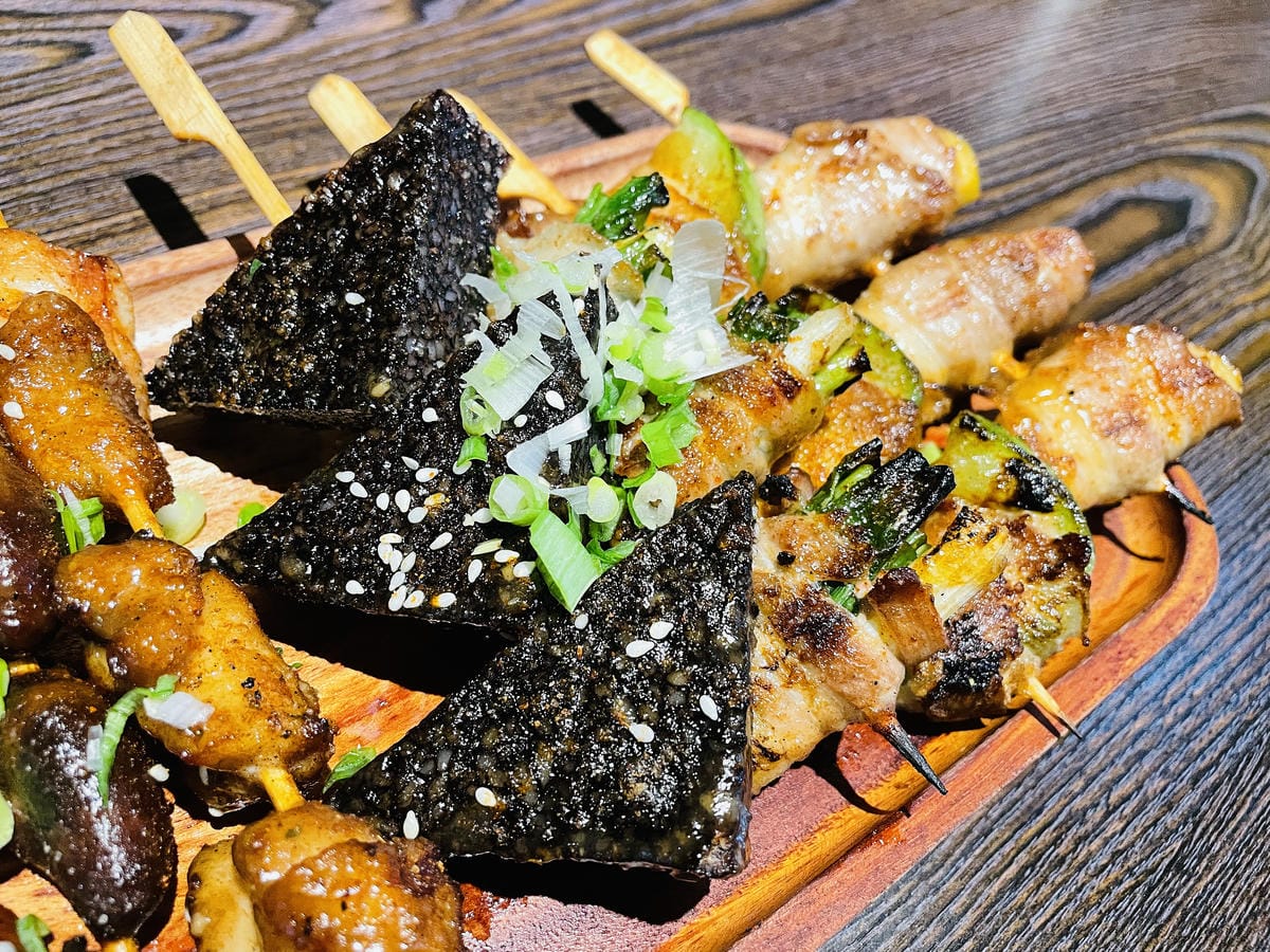 【邊境串燒 WildBBQ 新竹店】新竹人氣爆棚串物燒烤店!快揪好友聚餐一起來喝酒吃肉別再說新竹是美食沙漠了!