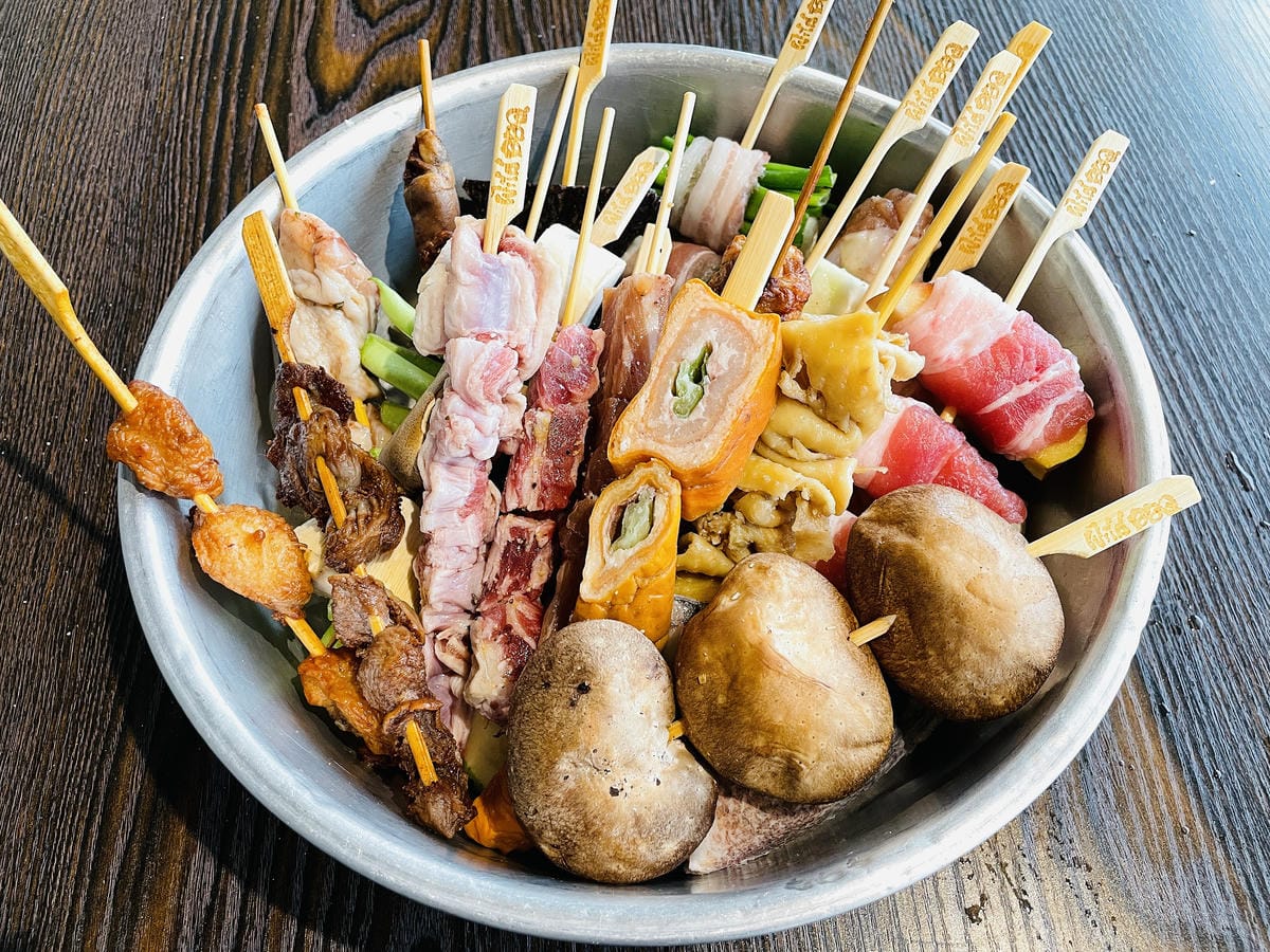 【邊境串燒 WildBBQ 新竹店】新竹人氣爆棚串物燒烤店!快揪好友聚餐一起來喝酒吃肉別再說新竹是美食沙漠了!