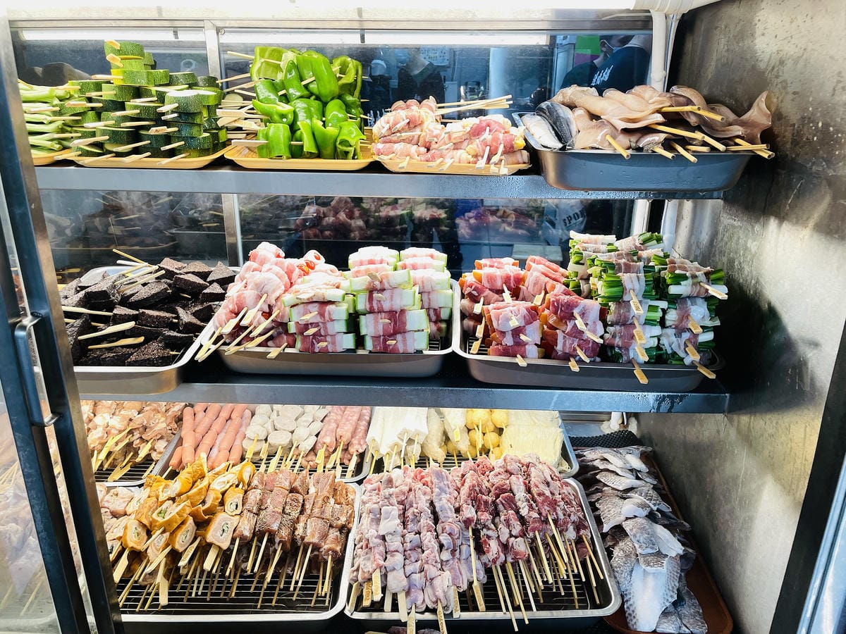 【邊境串燒 WildBBQ 新竹店】新竹人氣爆棚串物燒烤店!快揪好友聚餐一起來喝酒吃肉別再說新竹是美食沙漠了!