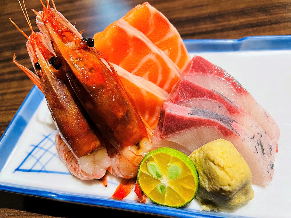 【禾野坊】新北板橋居酒屋!生魚片壽司燒烤串物日式料理樣樣都好吃,捷運新埔站下班小酌聚餐首選!