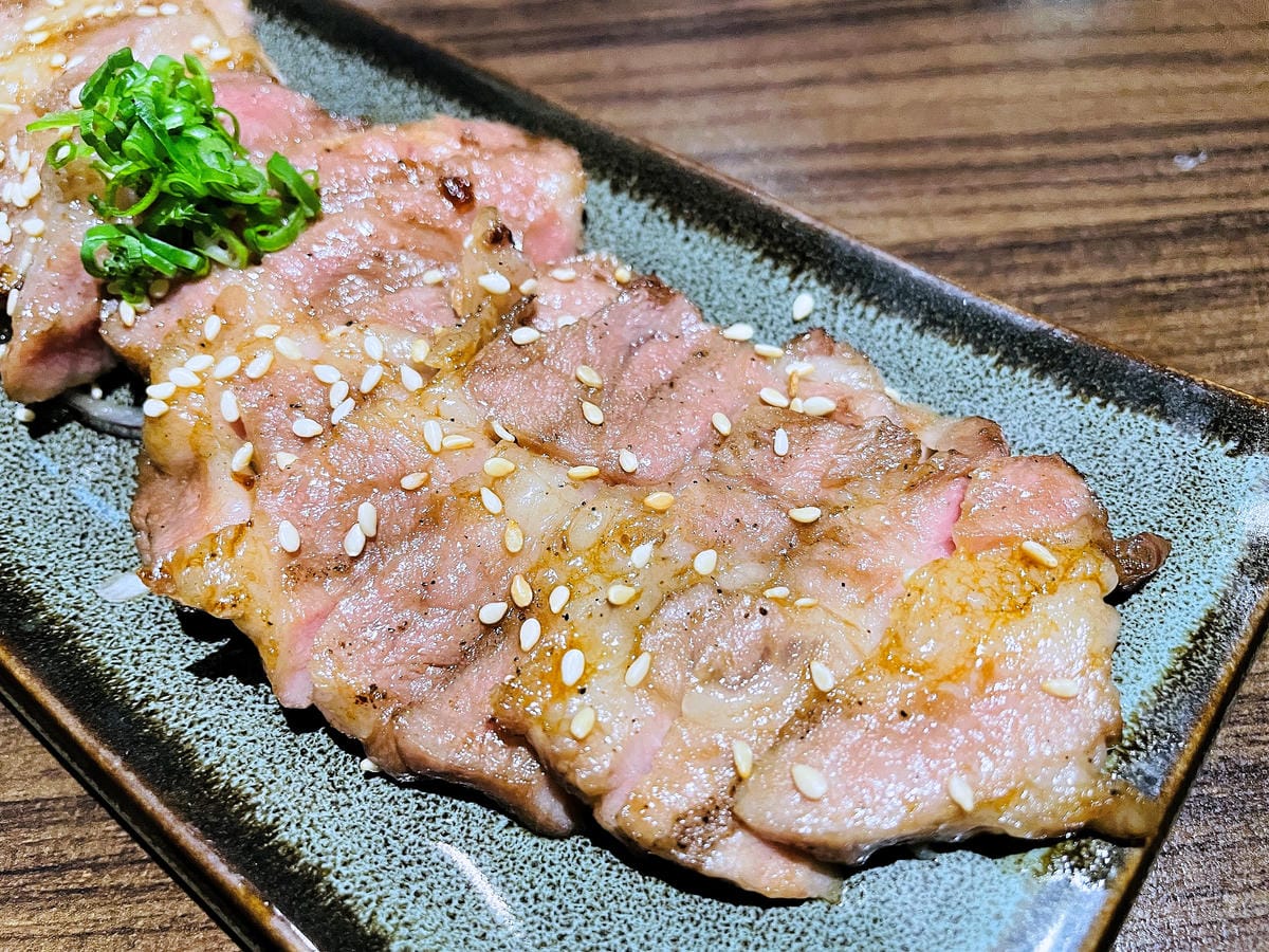 【禾野坊】新北板橋居酒屋!生魚片壽司燒烤串物日式料理樣樣都好吃,捷運新埔站下班小酌聚餐首選!