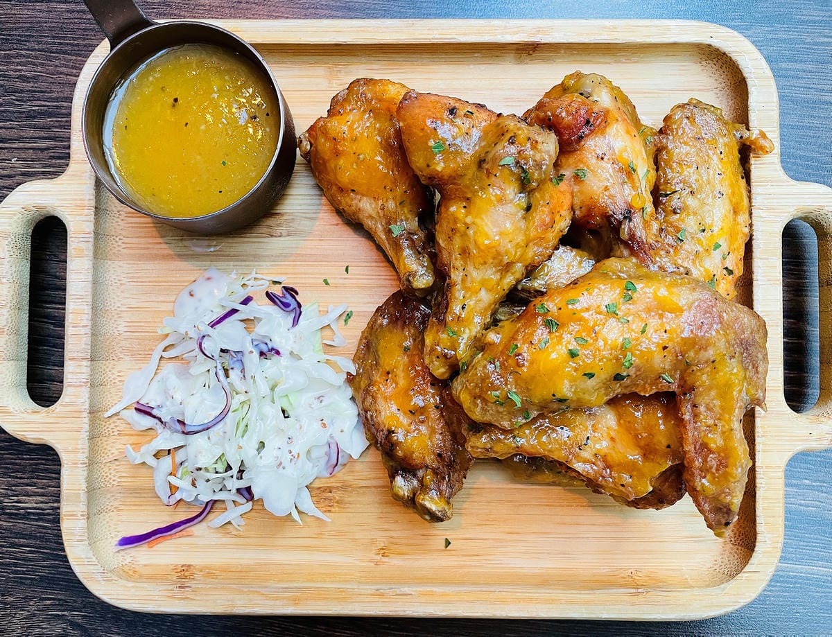 【ABV美式餐酒館】台北東區大安區美式餐廳推薦!以十九世紀淘金潮為發想,開礦拓荒極具野性的西部風格300款的世界精釀啤酒任你挑快揪三五好友一起大烤吃肉大口喝酒!