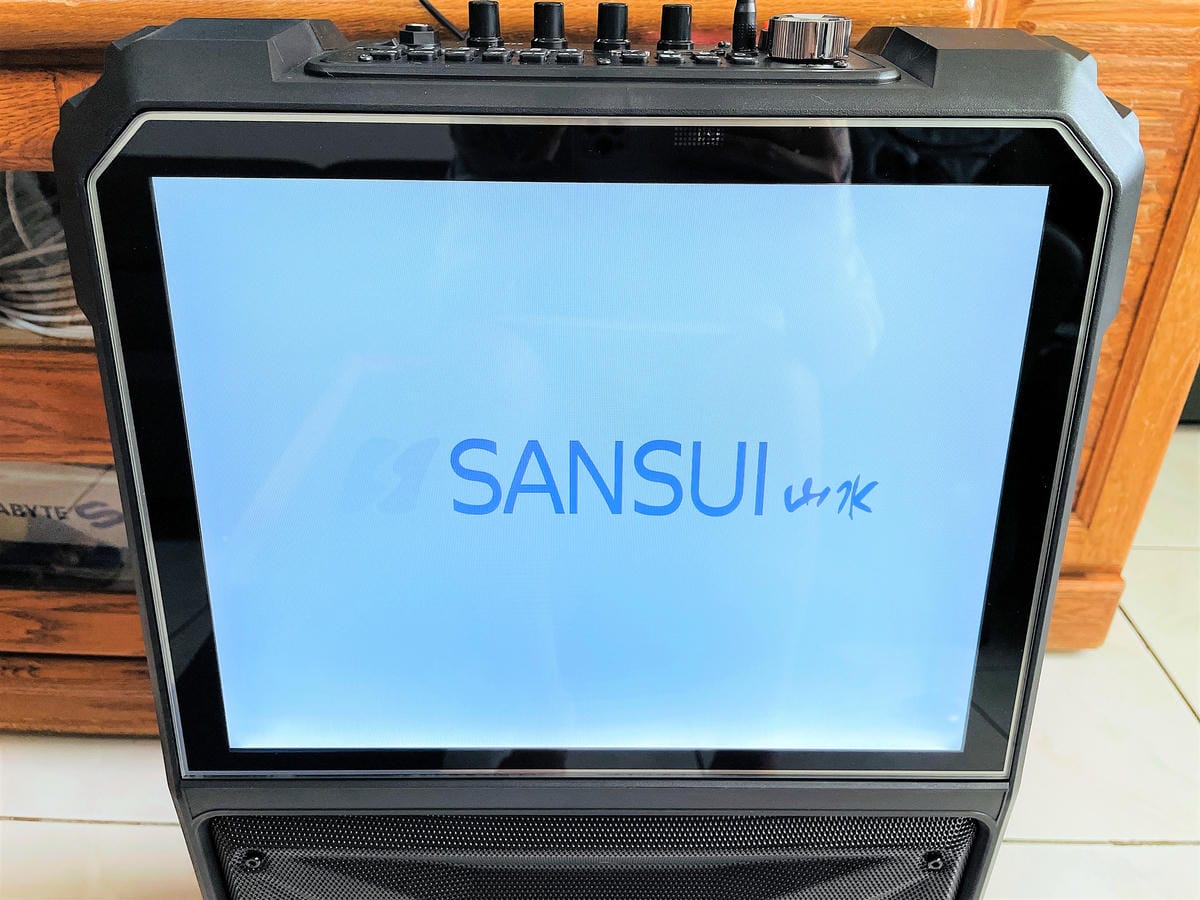 【SANSUI山水】15吋觸控螢幕拉桿式行動KTV(SKTV-T888)『歌神』看過來!家中一秒變KTV包廂唱歌嗨到爆!派對超夯K歌神器,海量歌單唱不完!