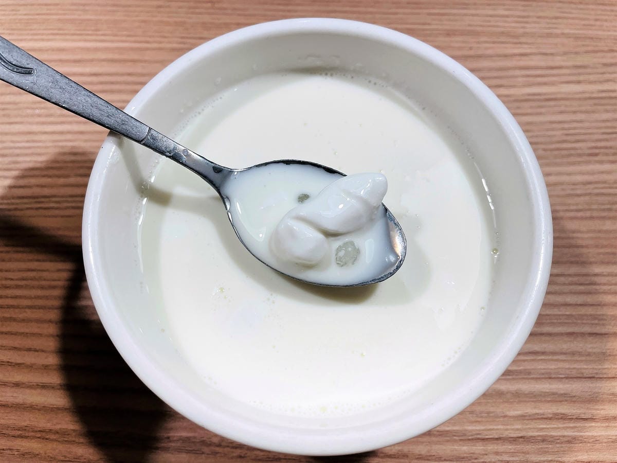 【追樂泰式火鍋 板橋重慶店】火鍋第一品牌-最狂排隊名店,湯頭『泰』正點了!最強「祕式泰式冬陰功」酸爽甘甜「椰子雞」水嫩椰肉讓人驚喜!