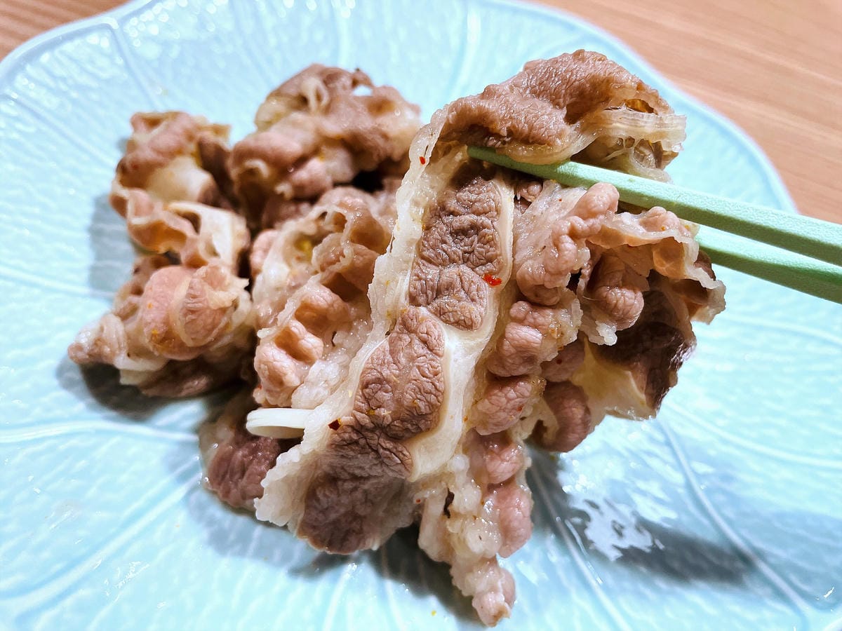 【追樂泰式火鍋 板橋重慶店】火鍋第一品牌-最狂排隊名店,湯頭『泰』正點了!最強「祕式泰式冬陰功」酸爽甘甜「椰子雞」水嫩椰肉讓人驚喜!