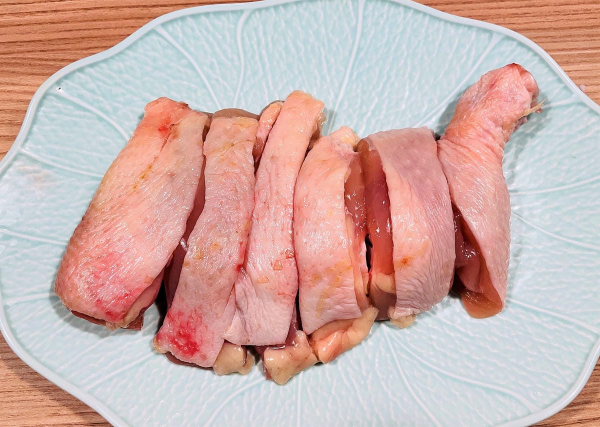 【追樂泰式火鍋 板橋重慶店】火鍋第一品牌-最狂排隊名店,湯頭『泰』正點了!最強「祕式泰式冬陰功」酸爽甘甜「椰子雞」水嫩椰肉讓人驚喜!