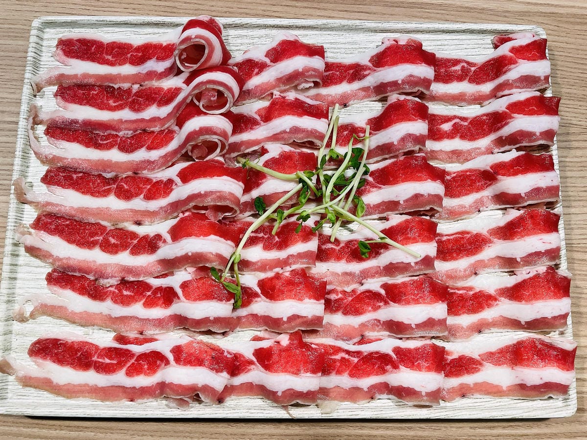 【追樂泰式火鍋 板橋重慶店】火鍋第一品牌-最狂排隊名店,湯頭『泰』正點了!最強「祕式泰式冬陰功」酸爽甘甜「椰子雞」水嫩椰肉讓人驚喜!