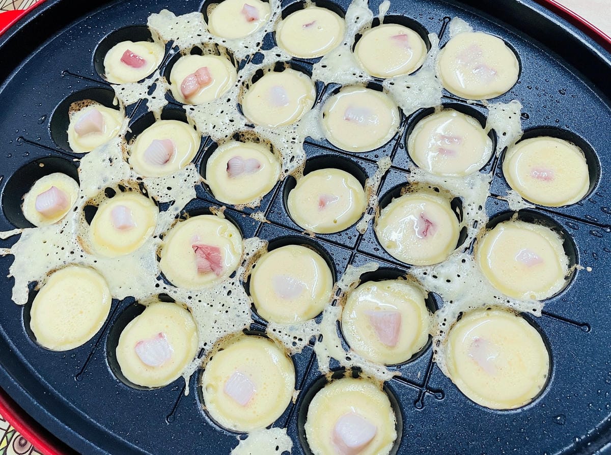 【SANSUI 山水】多功能電烤盤 SEBW-Q699『章魚燒海鮮燉飯蒜苗鹹豬肉』一鍋搞定!SGS檢驗合格-陶瓷塗層深鍋盤面大容量深,U型管導熱快料理超省時!