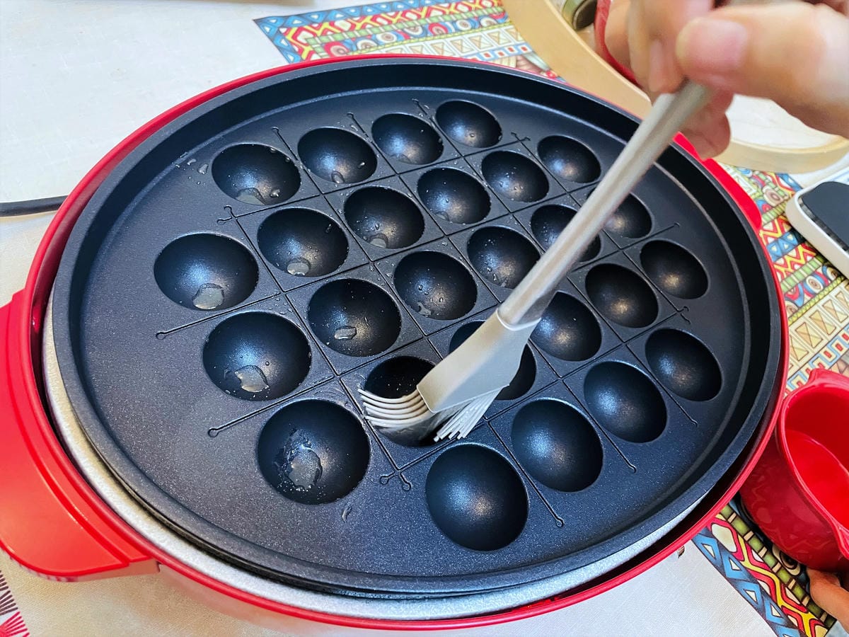 【SANSUI 山水】多功能電烤盤 SEBW-Q699『章魚燒海鮮燉飯蒜苗鹹豬肉』一鍋搞定!SGS檢驗合格-陶瓷塗層深鍋盤面大容量深,U型管導熱快料理超省時!