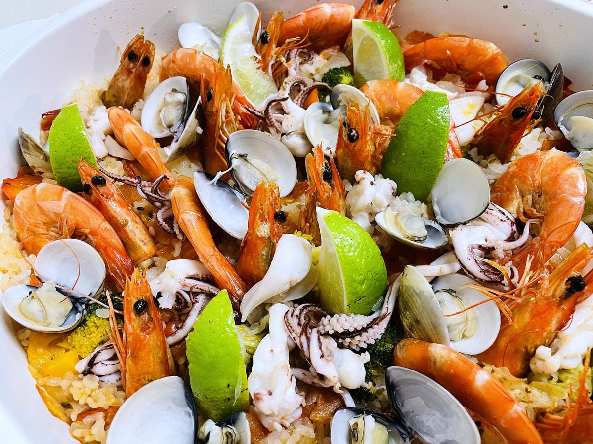 【SANSUI 山水】多功能電烤盤 SEBW-Q699『章魚燒海鮮燉飯蒜苗鹹豬肉』一鍋搞定!SGS檢驗合格-陶瓷塗層深鍋盤面大容量深,U型管導熱快料理超省時!