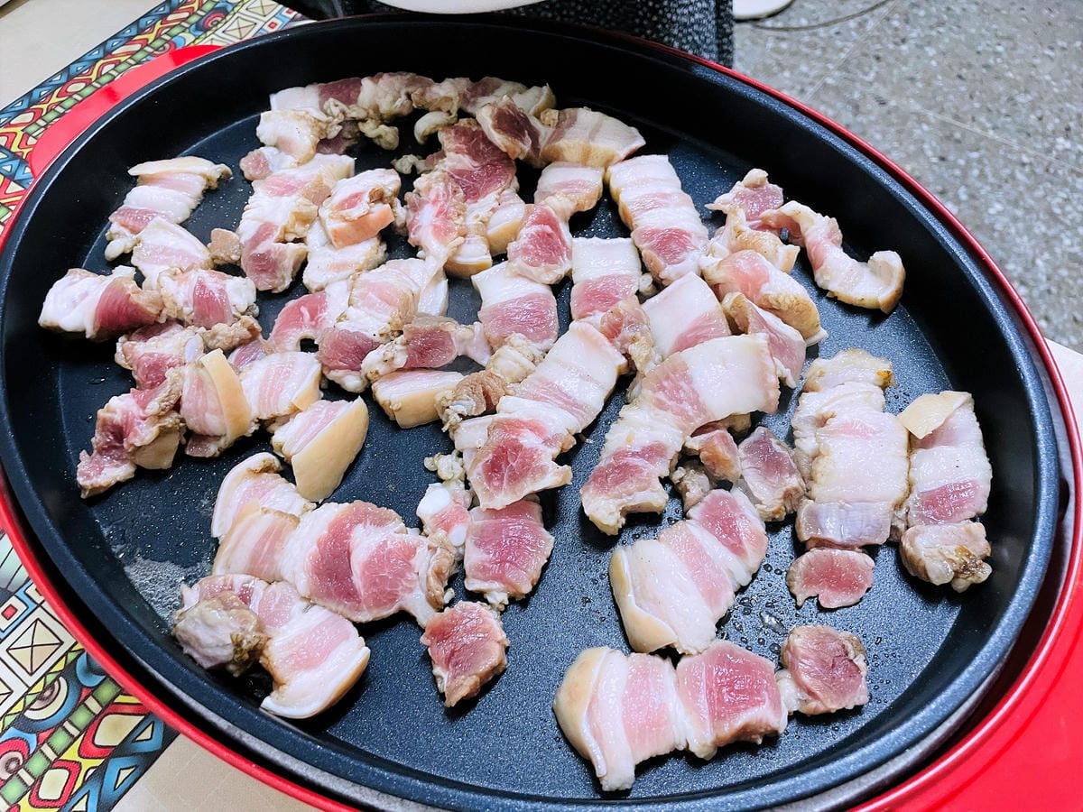 【SANSUI 山水】多功能電烤盤 SEBW-Q699『章魚燒海鮮燉飯蒜苗鹹豬肉』一鍋搞定!SGS檢驗合格-陶瓷塗層深鍋盤面大容量深,U型管導熱快料理超省時!