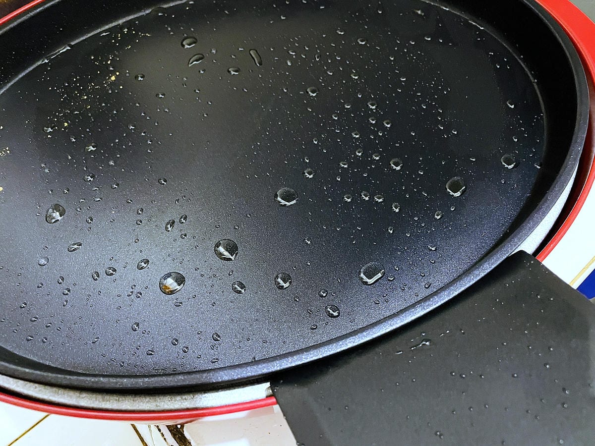 【SANSUI 山水】多功能電烤盤 SEBW-Q699『章魚燒海鮮燉飯蒜苗鹹豬肉』一鍋搞定!SGS檢驗合格-陶瓷塗層深鍋盤面大容量深,U型管導熱快料理超省時!