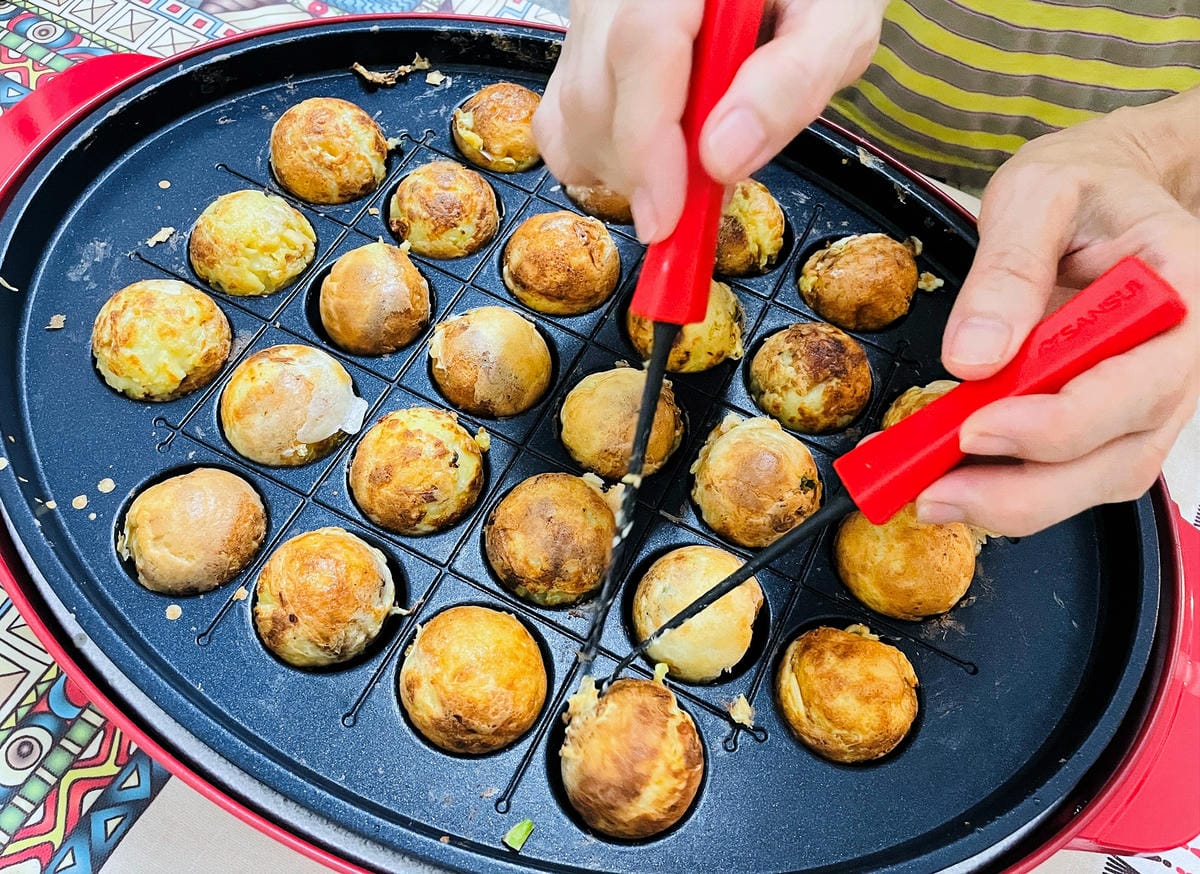 【SANSUI 山水】多功能電烤盤 SEBW-Q699『章魚燒海鮮燉飯蒜苗鹹豬肉』一鍋搞定!SGS檢驗合格-陶瓷塗層深鍋盤面大容量深,U型管導熱快料理超省時!