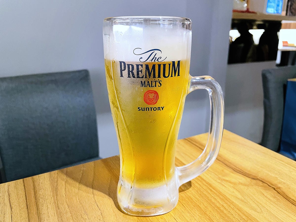 【容燒居酒屋】松山區居酒屋-台北寵物友善餐廳!毛孩專屬肉串吃起來帶小臘腸咪咪出門吃寵物串燒!