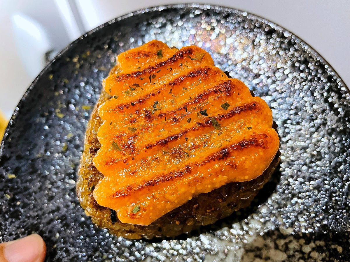 【容燒居酒屋】松山區居酒屋-台北寵物友善餐廳!毛孩專屬肉串吃起來帶小臘腸咪咪出門吃寵物串燒!