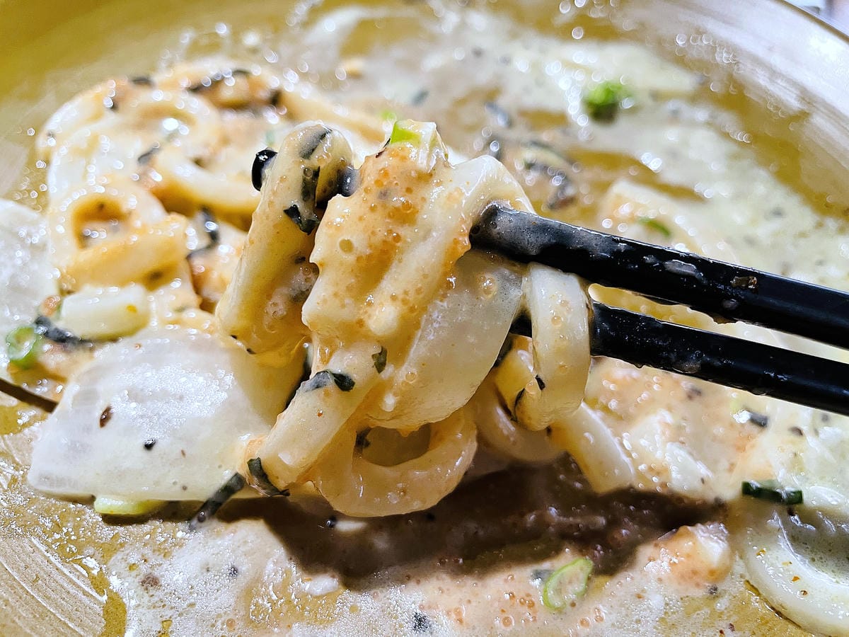 【容燒居酒屋】松山區居酒屋-台北寵物友善餐廳!毛孩專屬肉串吃起來帶小臘腸咪咪出門吃寵物串燒!