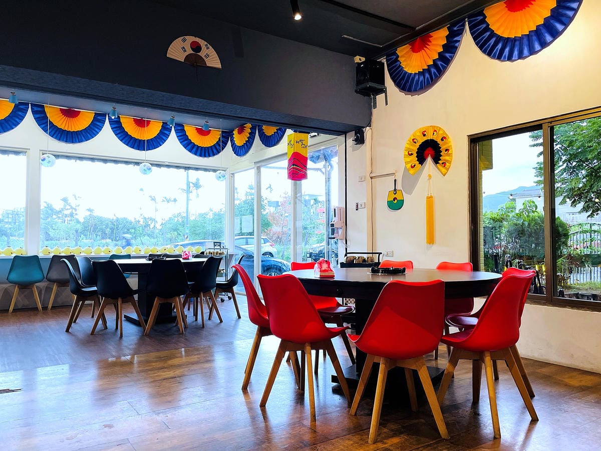 【韓雞村】닭한마리朋月栻-宜蘭小韓國村主題餐廳『韓式料理』『澎派海鮮』『大臉盆火鍋霸氣登場』!免費韓服體驗一秒變身韓妞宜蘭羅東多人聚餐推薦!