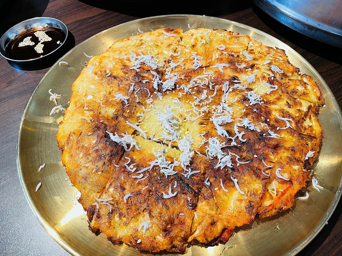 【韓雞村】닭한마리朋月栻-宜蘭小韓國村主題餐廳『韓式料理』『澎派海鮮』『大臉盆火鍋霸氣登場』!免費韓服體驗一秒變身韓妞宜蘭羅東多人聚餐推薦!