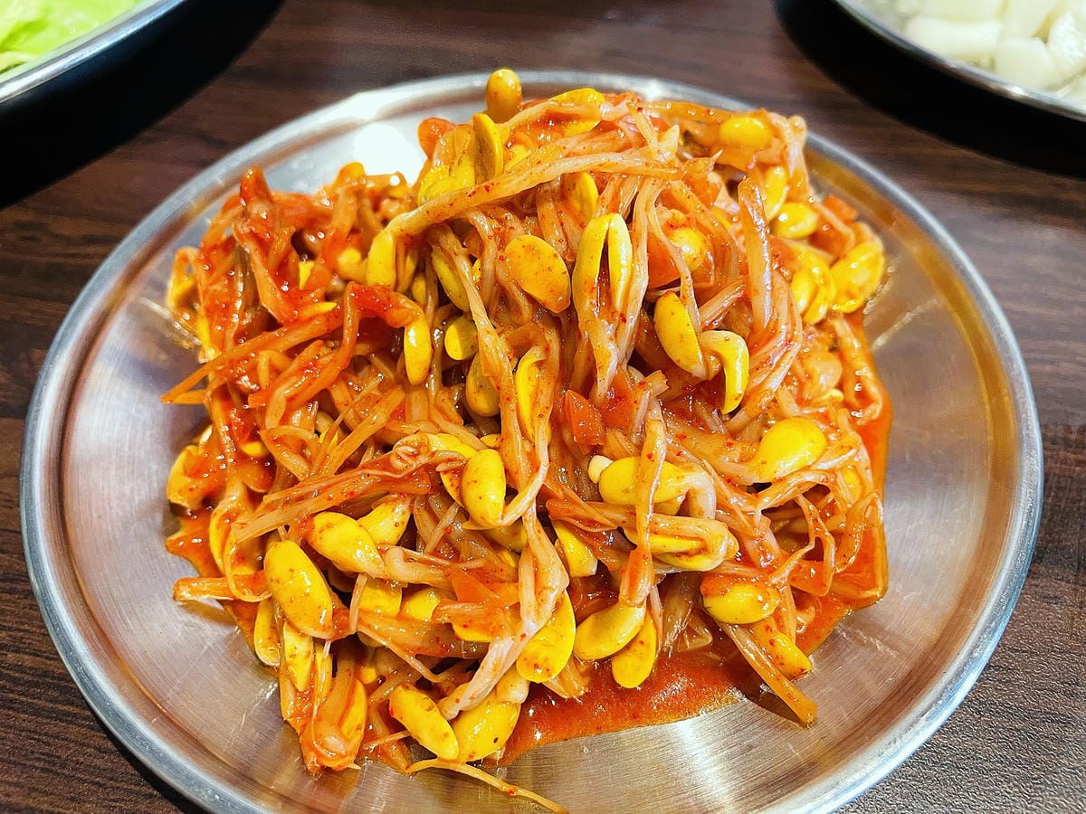 【韓雞村】닭한마리朋月栻-宜蘭小韓國村主題餐廳『韓式料理』『澎派海鮮』『大臉盆火鍋霸氣登場』!免費韓服體驗一秒變身韓妞宜蘭羅東多人聚餐推薦!