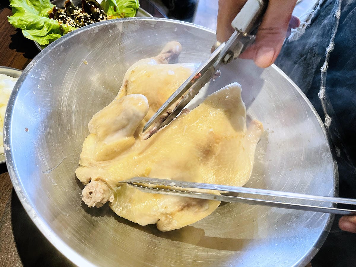 【韓雞村】닭한마리朋月栻-宜蘭小韓國村主題餐廳『韓式料理』『澎派海鮮』『大臉盆火鍋霸氣登場』!免費韓服體驗一秒變身韓妞宜蘭羅東多人聚餐推薦!