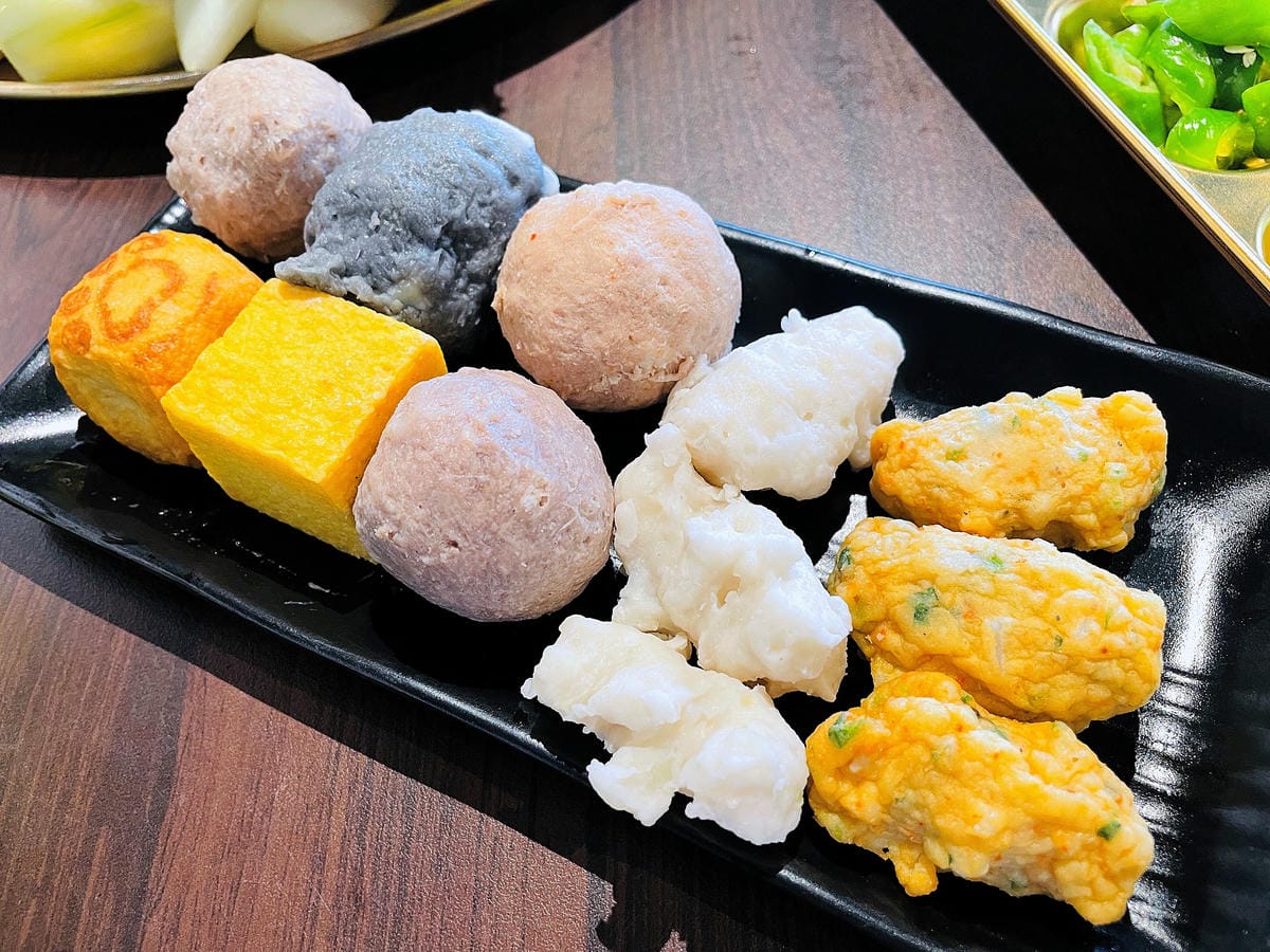 【韓雞村】닭한마리朋月栻-宜蘭小韓國村主題餐廳『韓式料理』『澎派海鮮』『大臉盆火鍋霸氣登場』!免費韓服體驗一秒變身韓妞宜蘭羅東多人聚餐推薦!