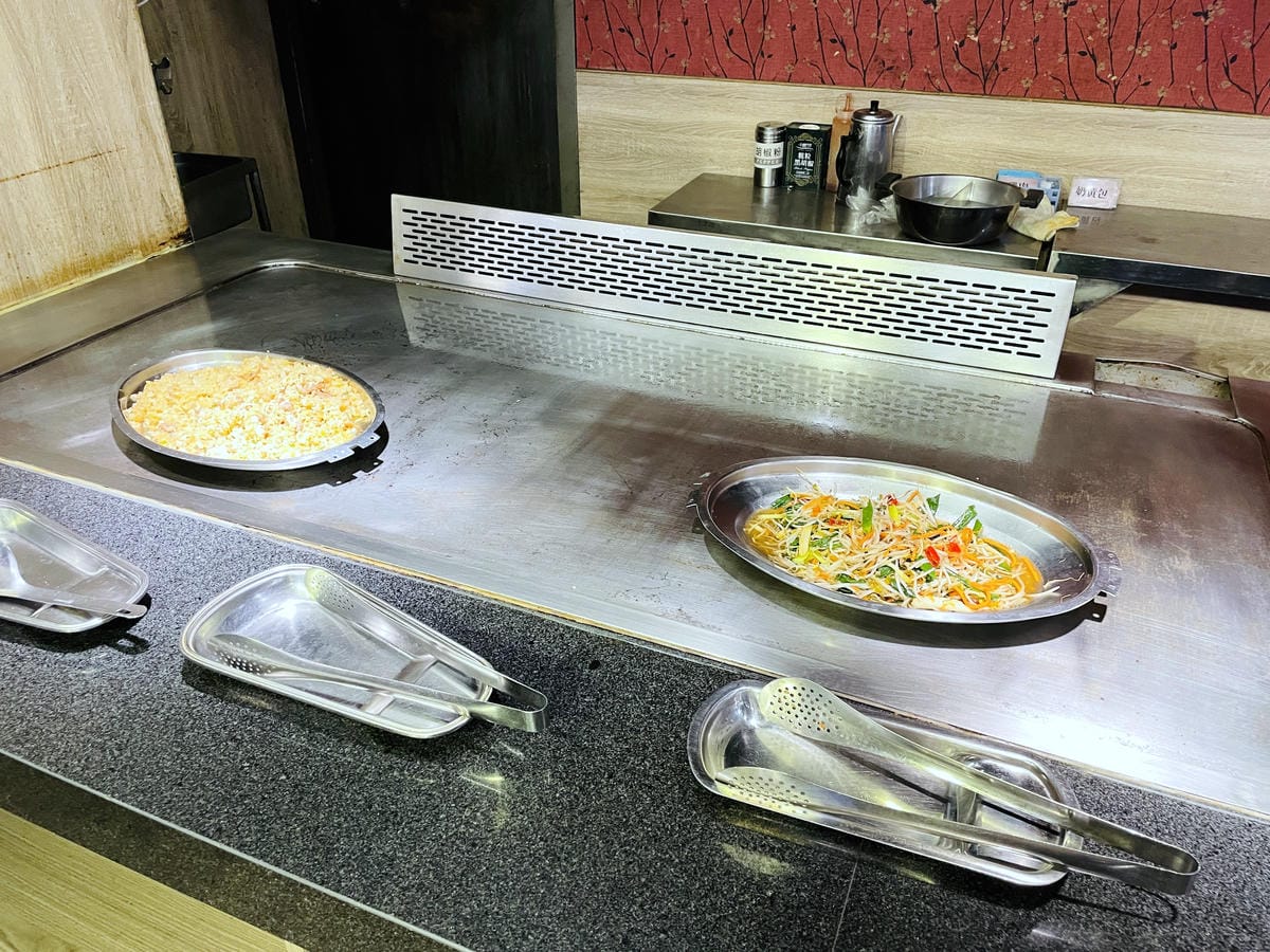 【大戈壁蒙古烤肉】台北平價『烤肉鴛鴦鍋』吃到飽推薦!菜單全新改版再升級大圓桌超適合團體多人聚餐!