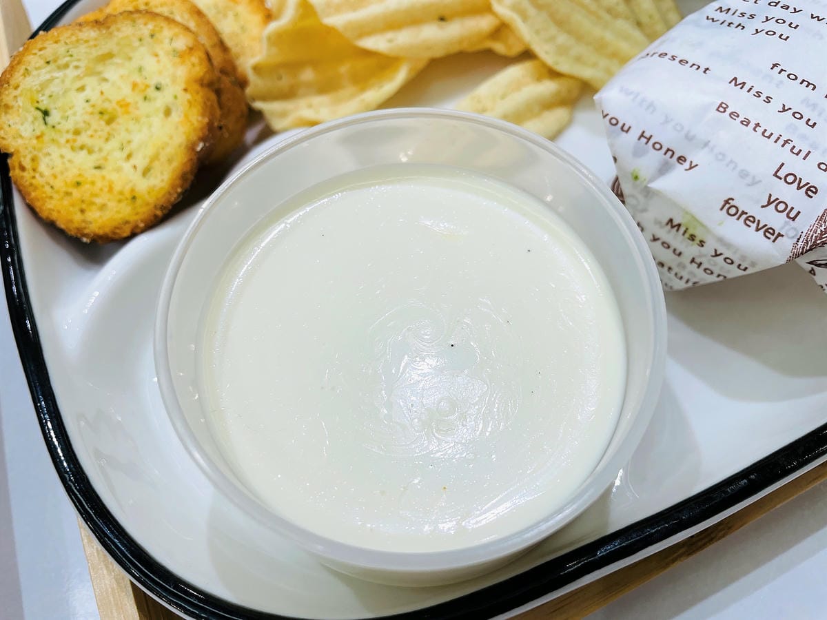 【貓裡居】萌貓咪爆擊『林口貓咖啡廳』『貓旅館』推薦!超療癒貓奴天堂盡情撸貓超好吃抹茶千層蛋糕!