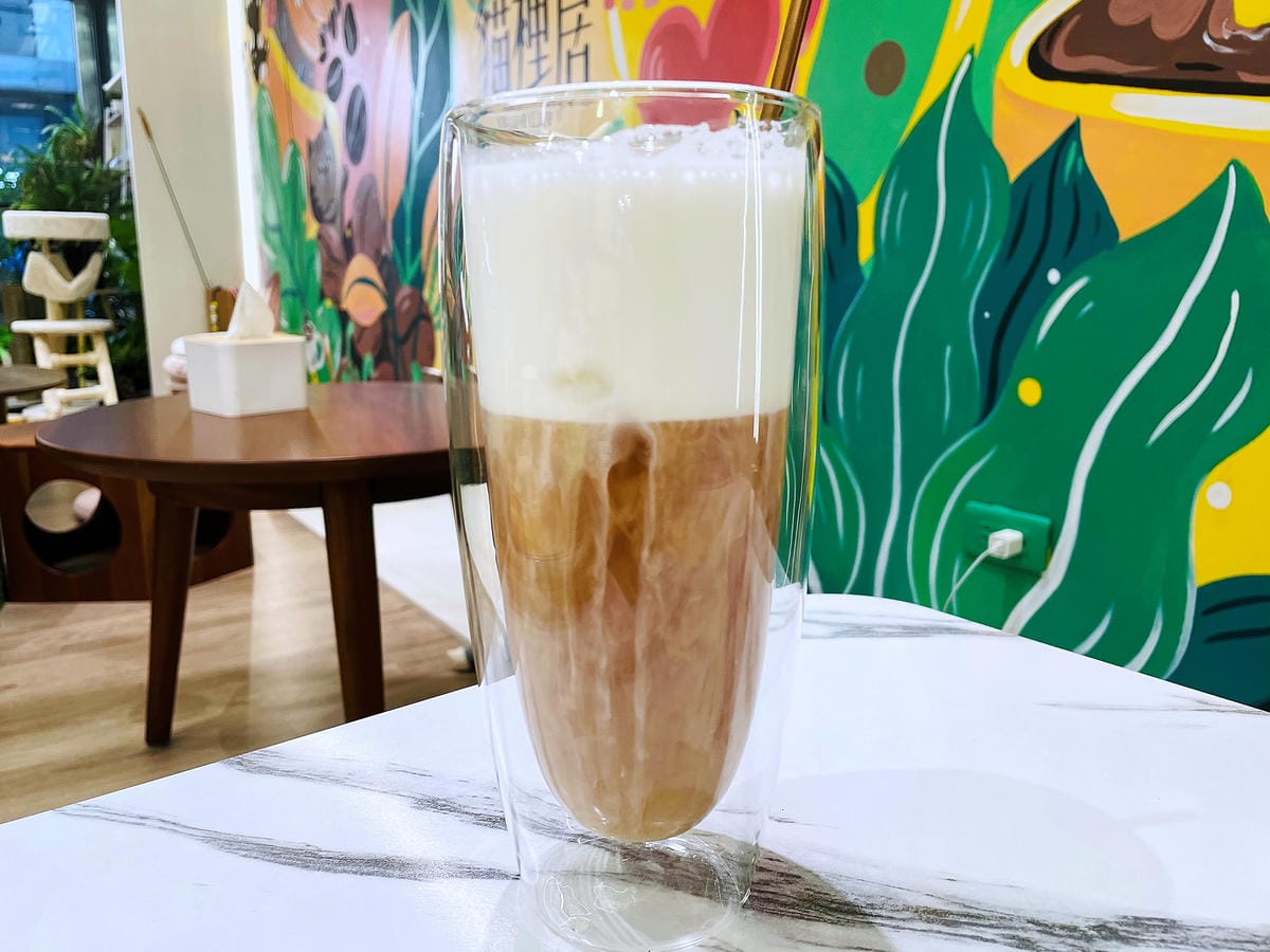 【貓裡居】萌貓咪爆擊『林口貓咖啡廳』『貓旅館』推薦!超療癒貓奴天堂盡情撸貓超好吃抹茶千層蛋糕!