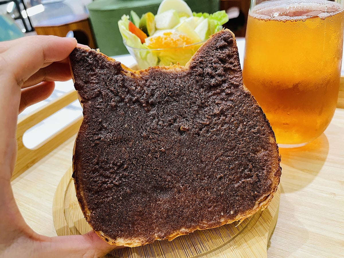 【貓裡居】萌貓咪爆擊『林口貓咖啡廳』『貓旅館』推薦!超療癒貓奴天堂盡情撸貓超好吃抹茶千層蛋糕!