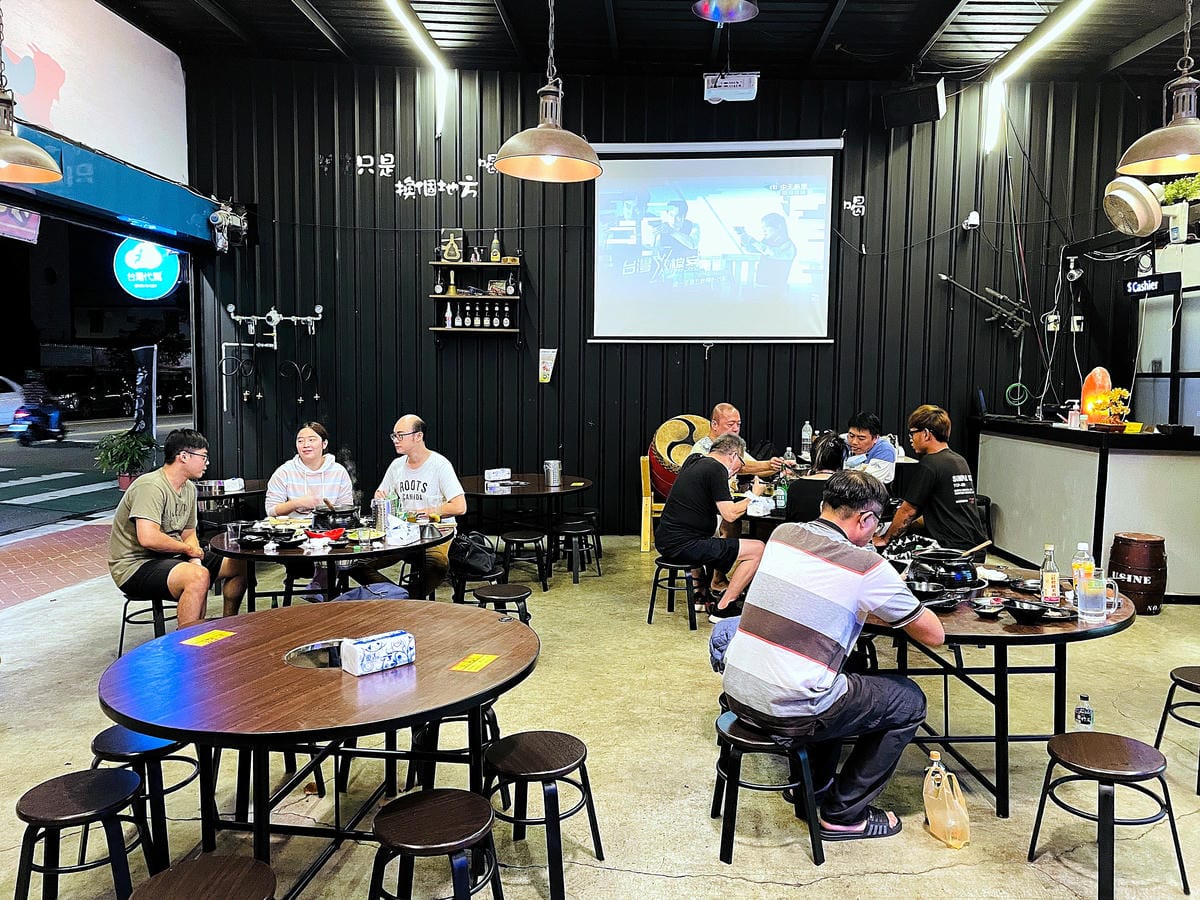 【東安快炒薑母鴨】桃園平鎮深夜美食!『薑母鴨』『熱炒』推薦!價格親民隨便點都好吃!桃園多人聚餐首選!