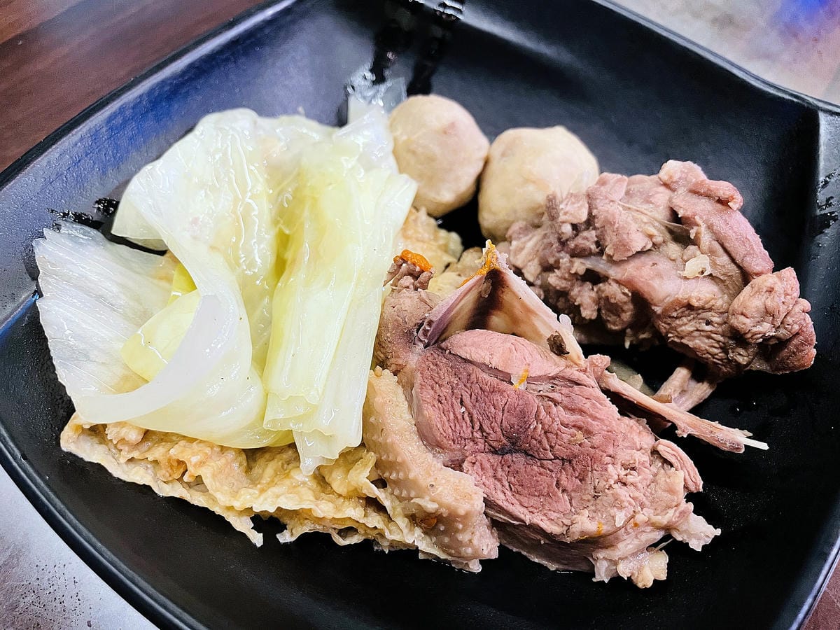 【東安快炒薑母鴨】桃園平鎮深夜美食!『薑母鴨』『熱炒』推薦!價格親民隨便點都好吃!桃園多人聚餐首選!