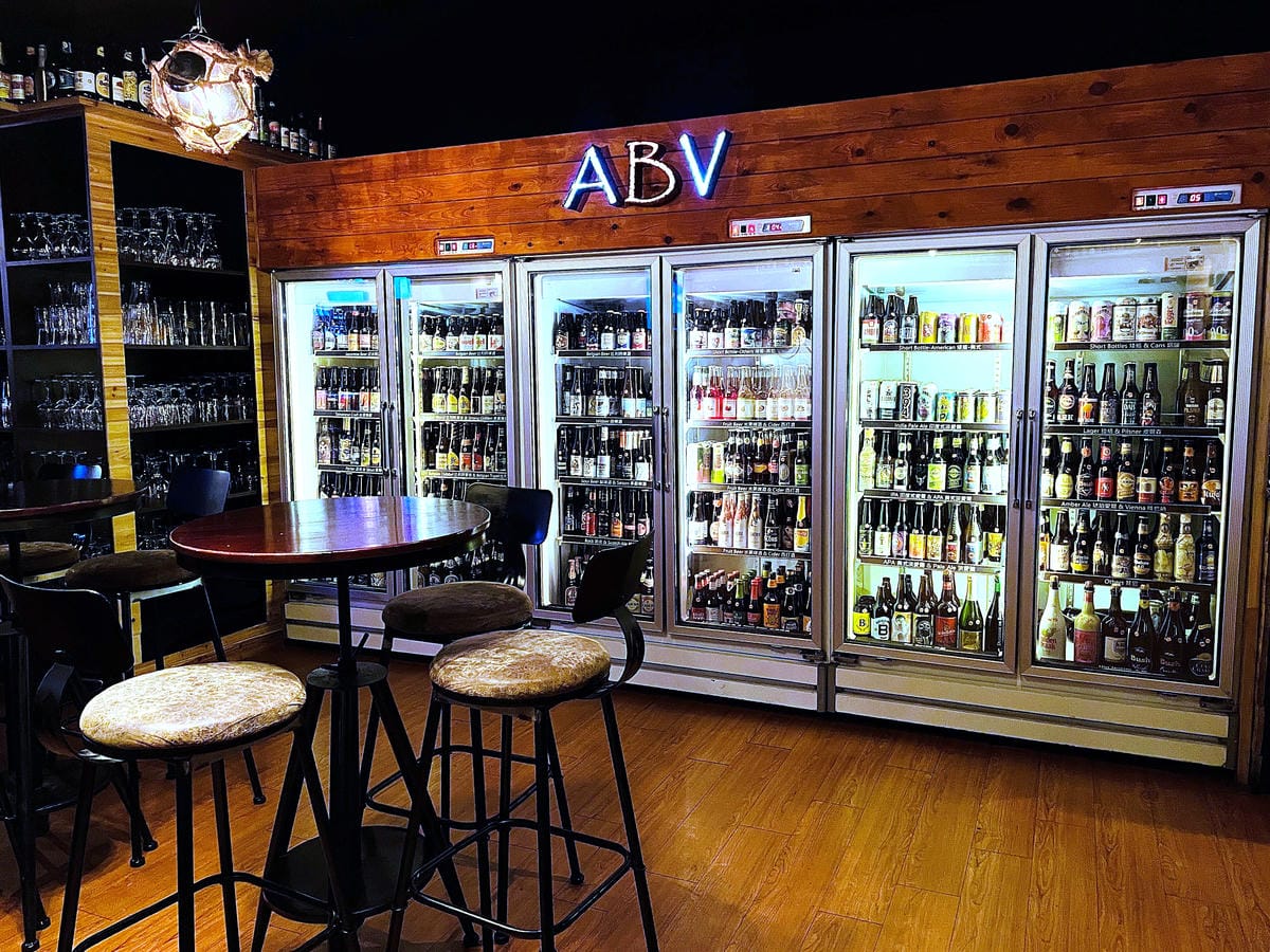 【ABV加勒比海餐酒館】台北東區餐酒館!喝世界精釀啤酒看運動轉播就是爽!捷運忠孝敦化站東區美食,不限時啤酒餐廳推薦!