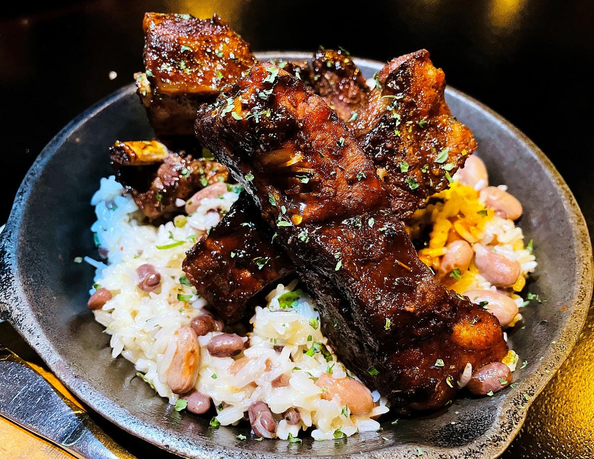 【ABV加勒比海餐酒館】台北東區餐酒館!喝世界精釀啤酒看運動轉播就是爽!捷運忠孝敦化站東區美食,不限時啤酒餐廳推薦!