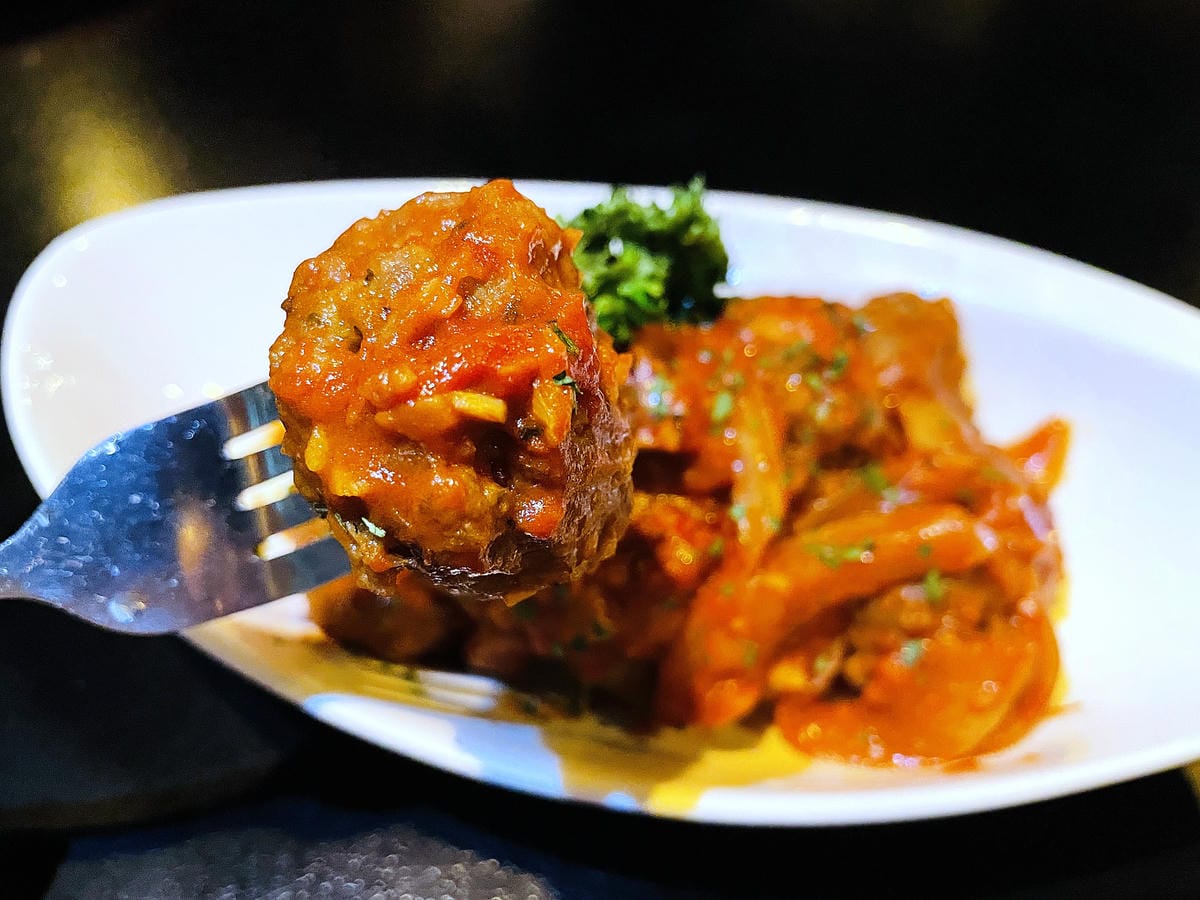 【ABV加勒比海餐酒館】台北東區餐酒館!喝世界精釀啤酒看運動轉播就是爽!捷運忠孝敦化站東區美食,不限時啤酒餐廳推薦!