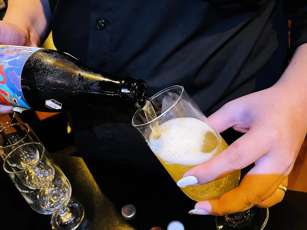 【ABV加勒比海餐酒館】台北東區餐酒館!喝世界精釀啤酒看運動轉播就是爽!捷運忠孝敦化站東區美食,不限時啤酒餐廳推薦!