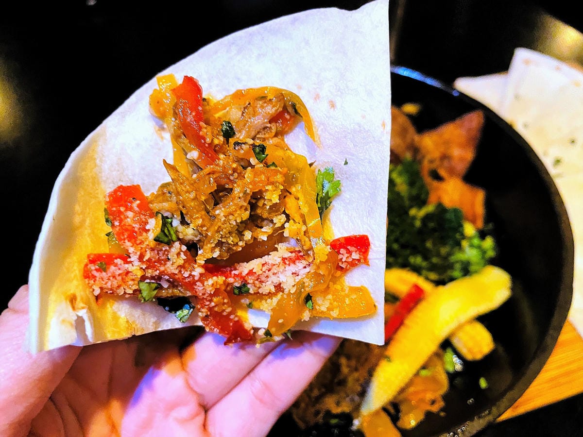 【ABV加勒比海餐酒館】台北東區餐酒館!喝世界精釀啤酒看運動轉播就是爽!捷運忠孝敦化站東區美食,不限時啤酒餐廳推薦!