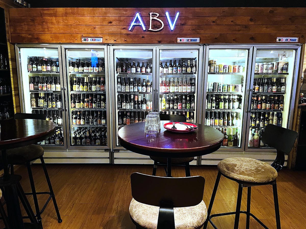 【ABV加勒比海餐酒館】台北東區餐酒館!喝世界精釀啤酒看運動轉播就是爽!捷運忠孝敦化站東區美食,不限時啤酒餐廳推薦!
