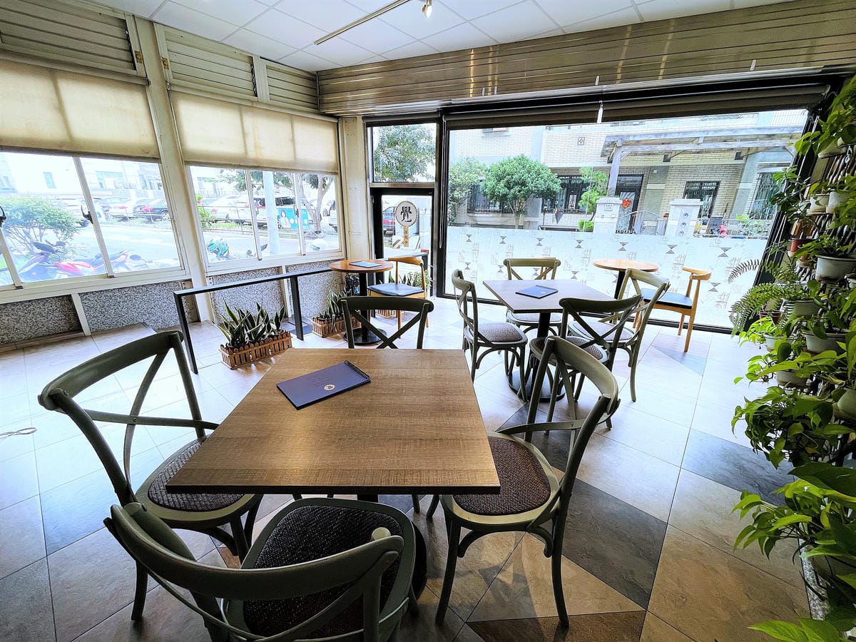 【覺咖啡】新竹竹北不限時咖啡廳!獨家「靈感特調」讓神明籤詩指引你人生方向!超好吃下午茶點不藏私大公開!單品手沖黑咖啡一喝就愛上